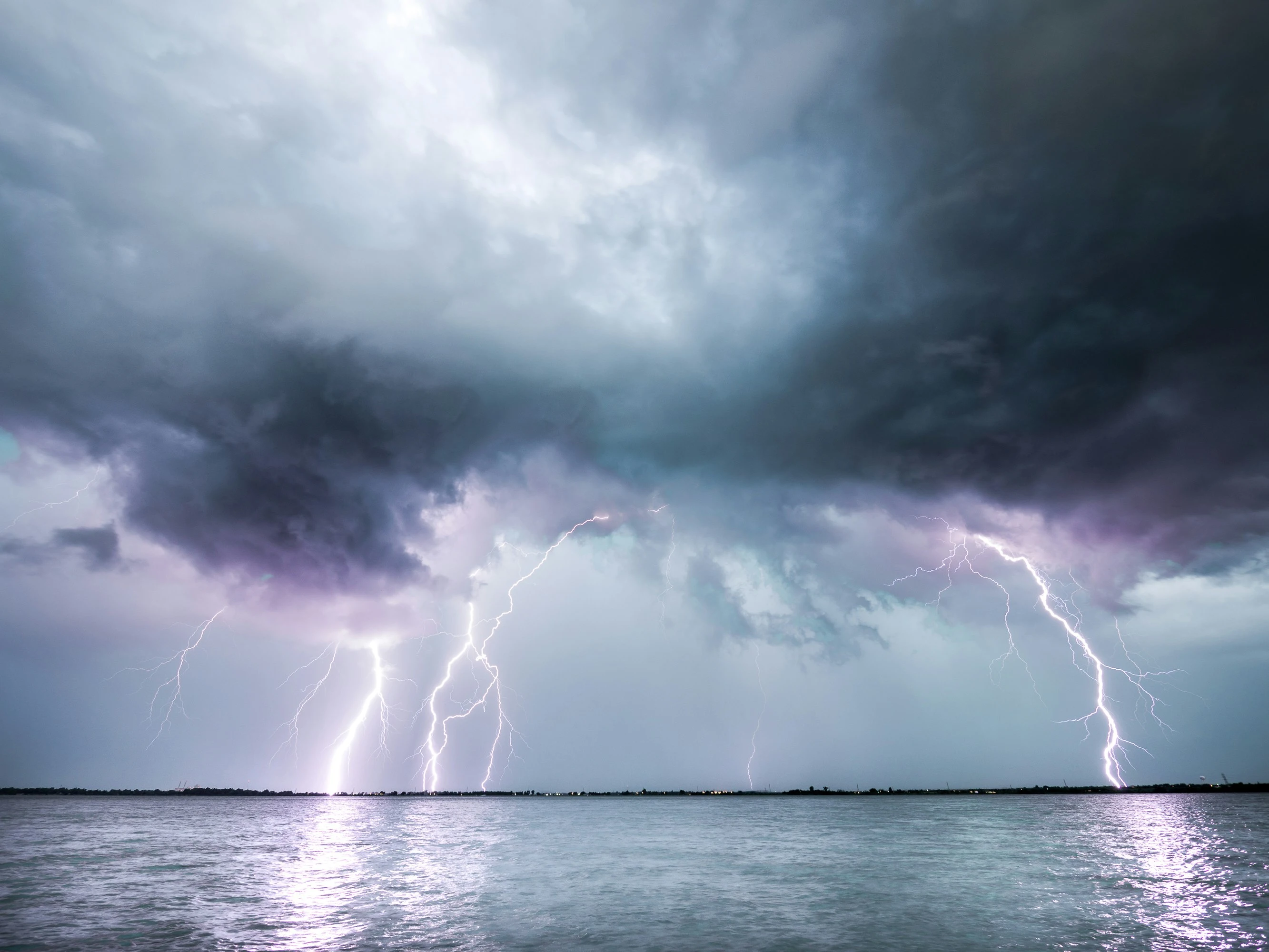 From Storm Alerts to Forecasts on Your Garmin: Windy’s Biggest Update Yet